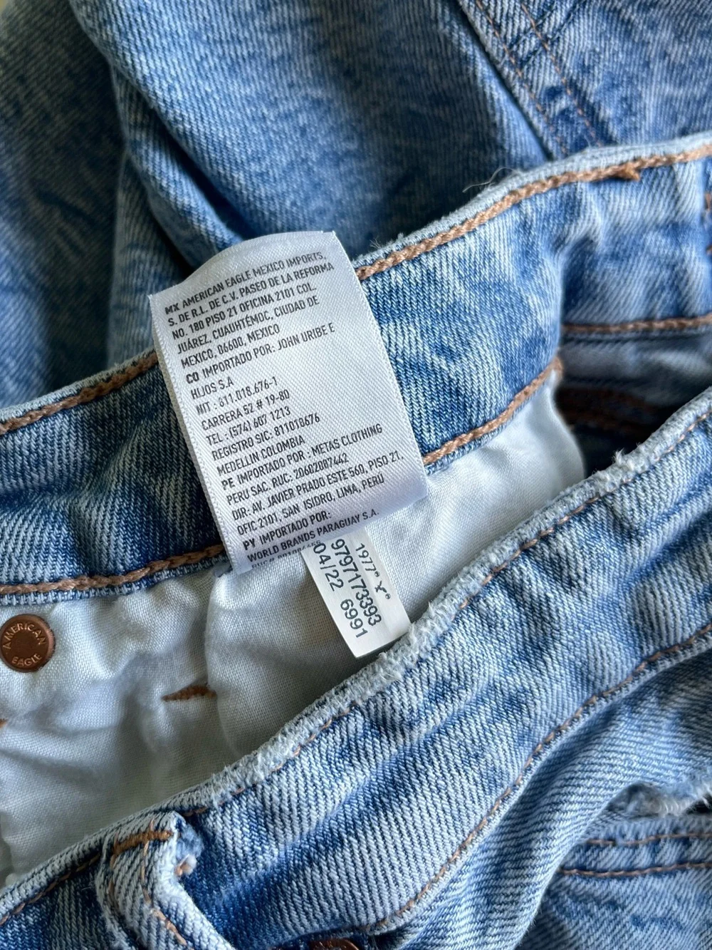 American Eagle Women’s Denim Baggy Mom Jeans Shorts 14